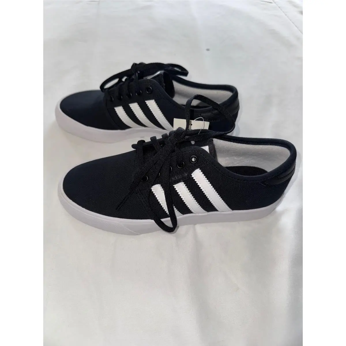 Adidas Seeley J Kids Skateboarding Shoes Black White BY3838 Size 6.5 US