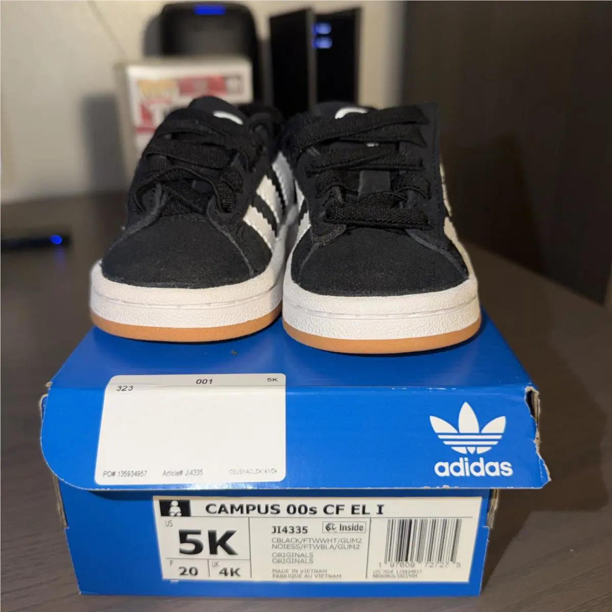 Adidas shoes - Core Black/Cloud White/Gum 0