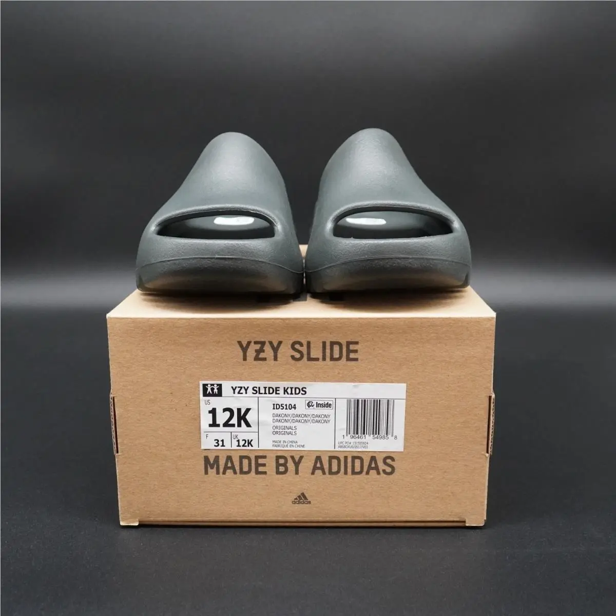 Adidas Yeezy Slide Dark Onyx Kids Size 12k