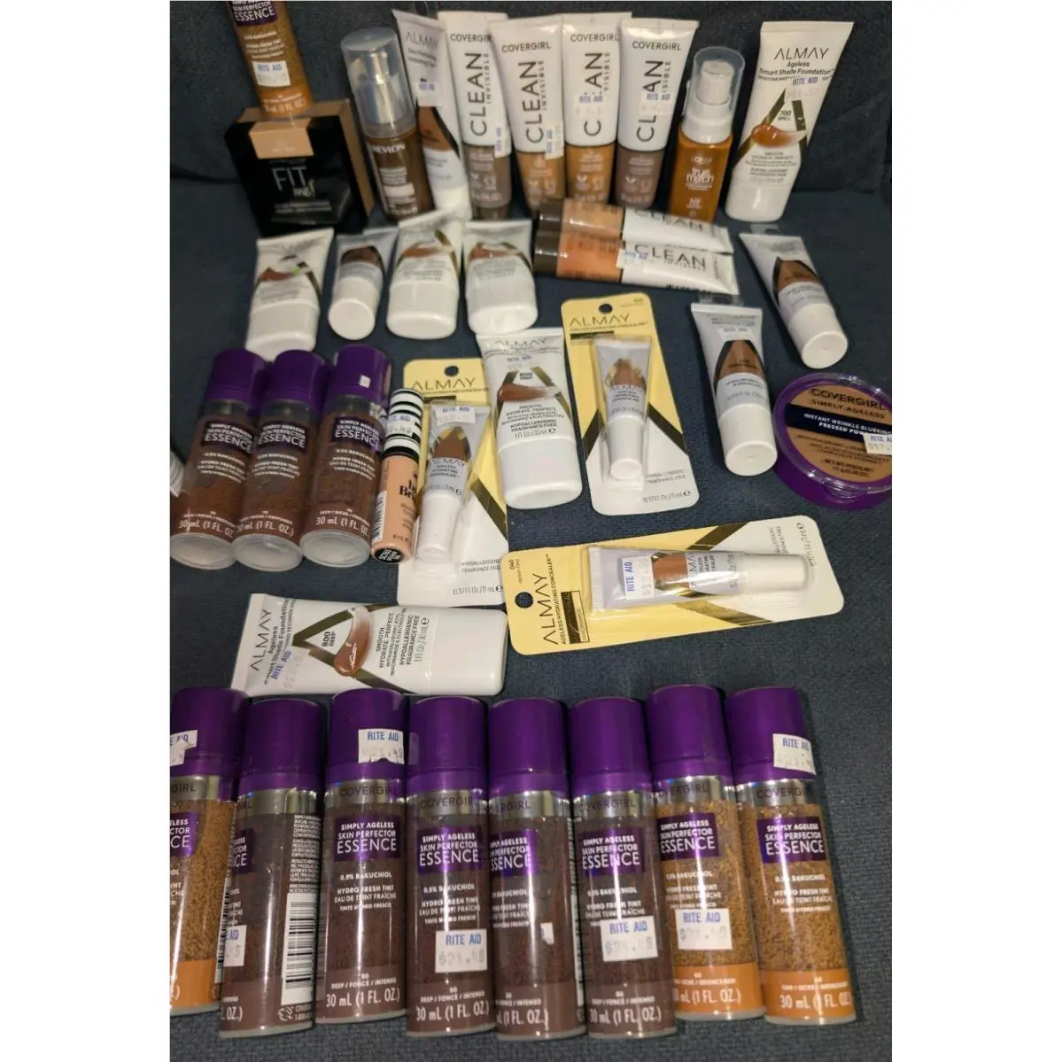 Huge Lot OF 38 Make UP Almay Cover Girl Revlon L`oreal Hyularonic Mix