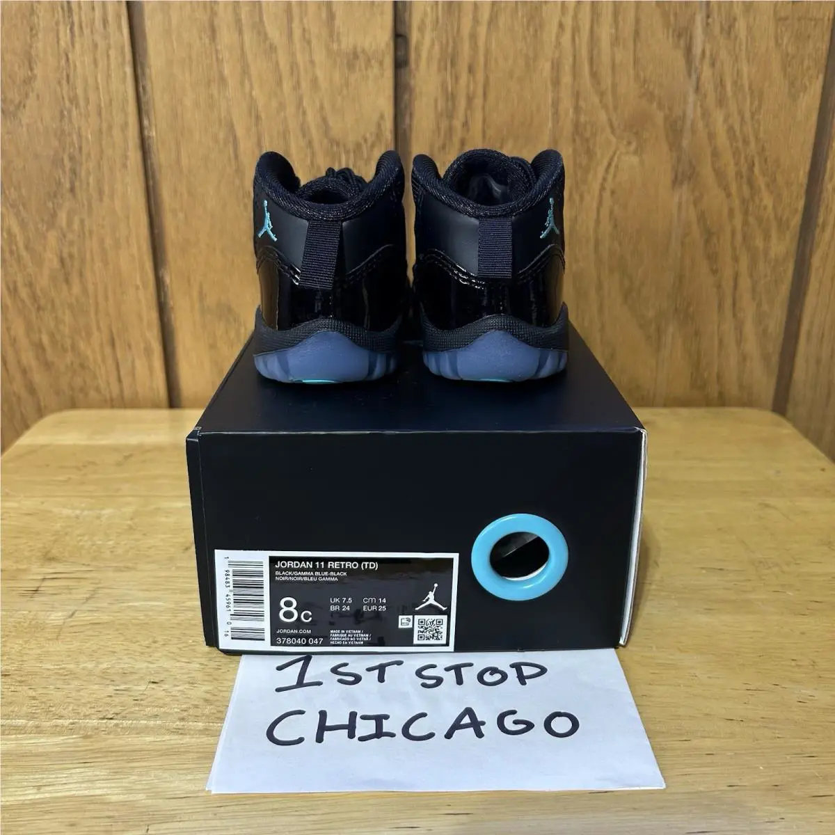 Nike shoes - Air Jordan 11 - Air - Black 2