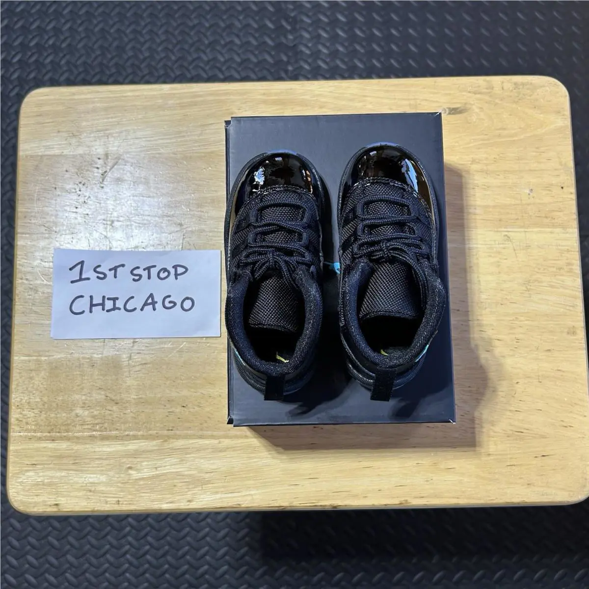 Nike shoes - Air Jordan 11 - Air - Black 3