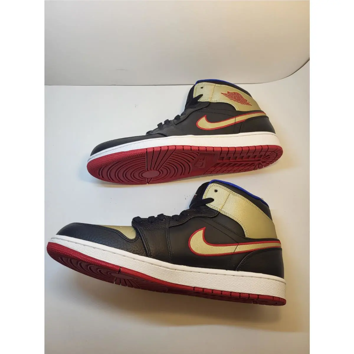 Nike shoes - Air Jordan 1 - Air - 554724-013 - Black 3