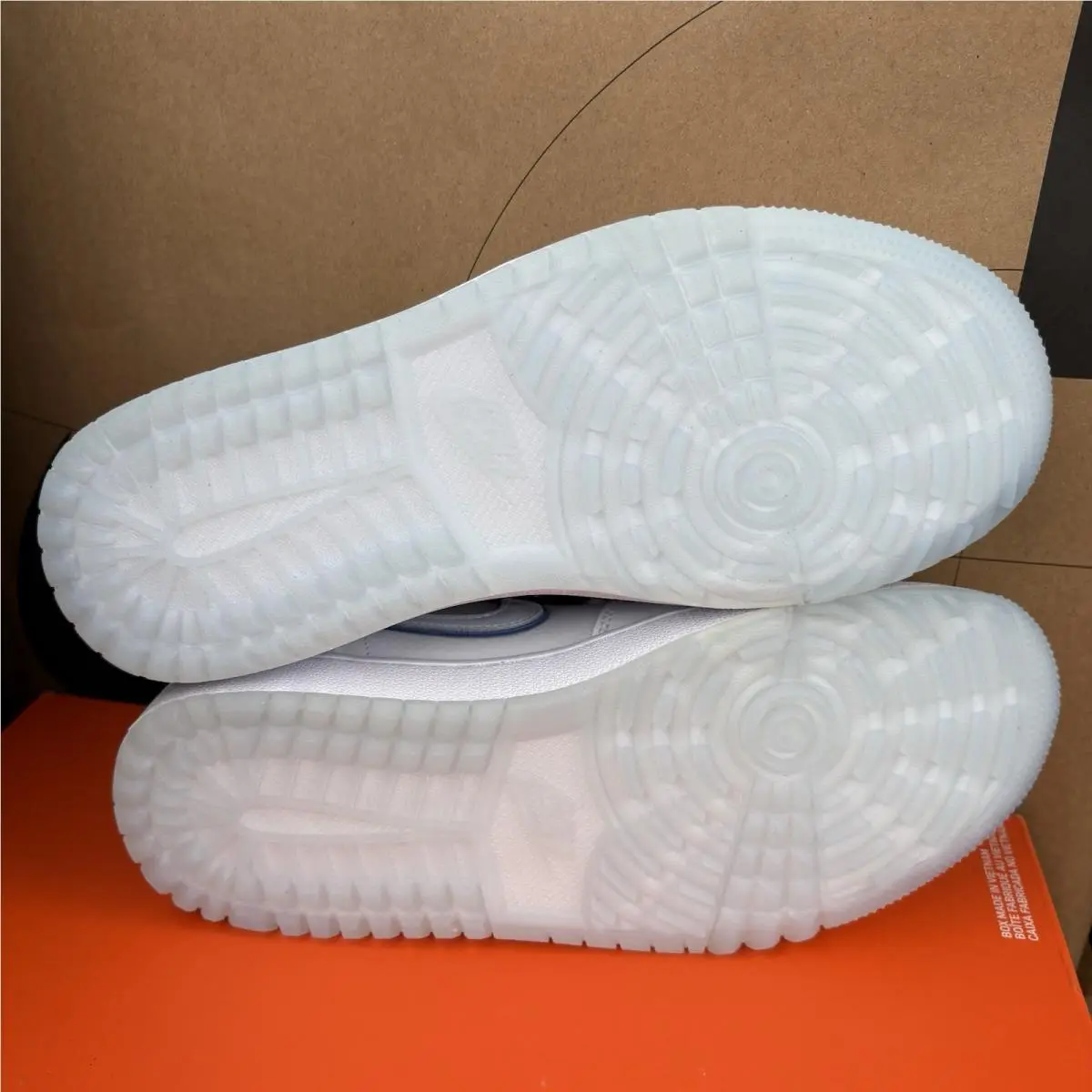 Nike shoes - Jordan 1 Low - Low - DD9315-118 - White/Legend Blue/Blue Tint 4
