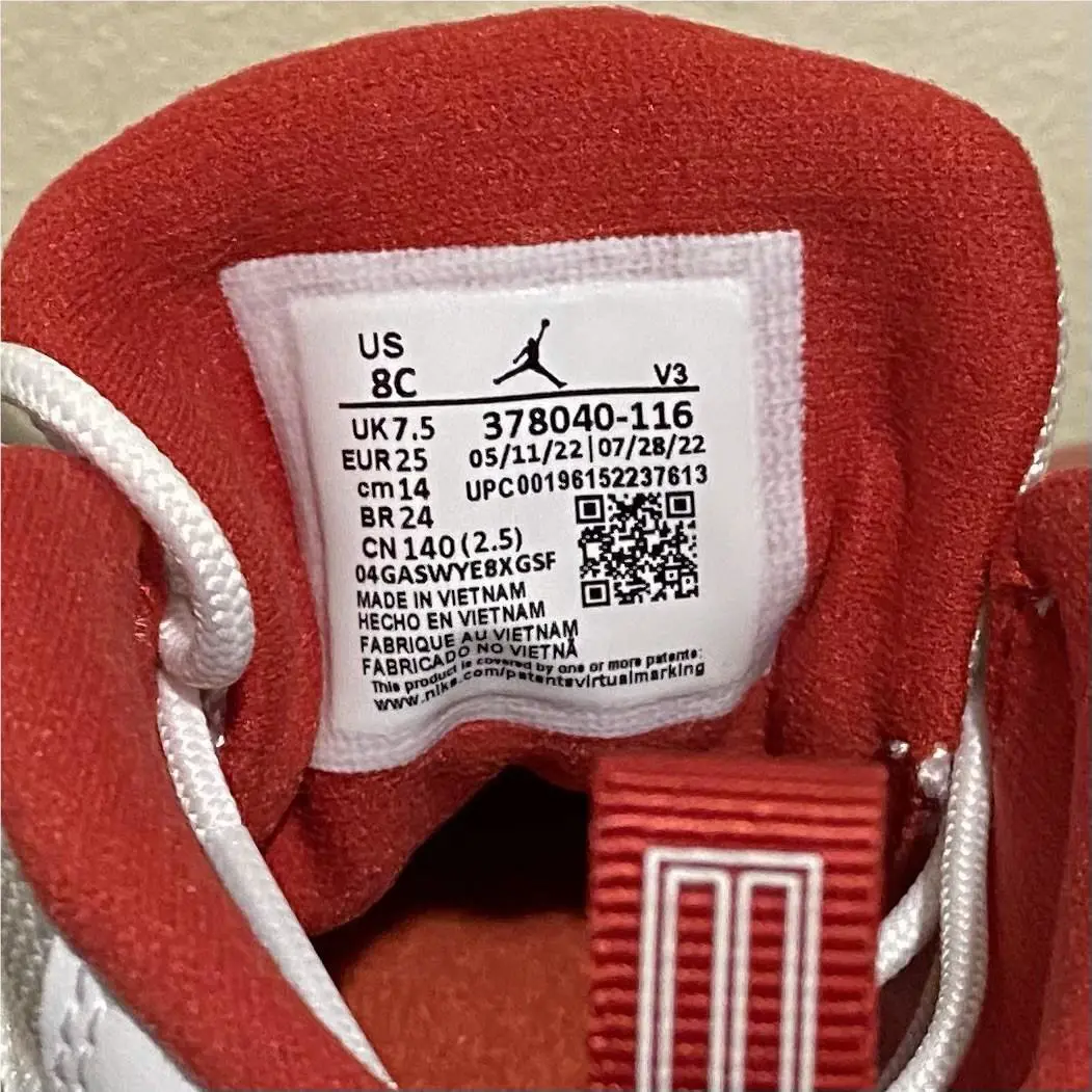 Nike shoes - Air Jordan 11 - Air - 378040116 - Red 4