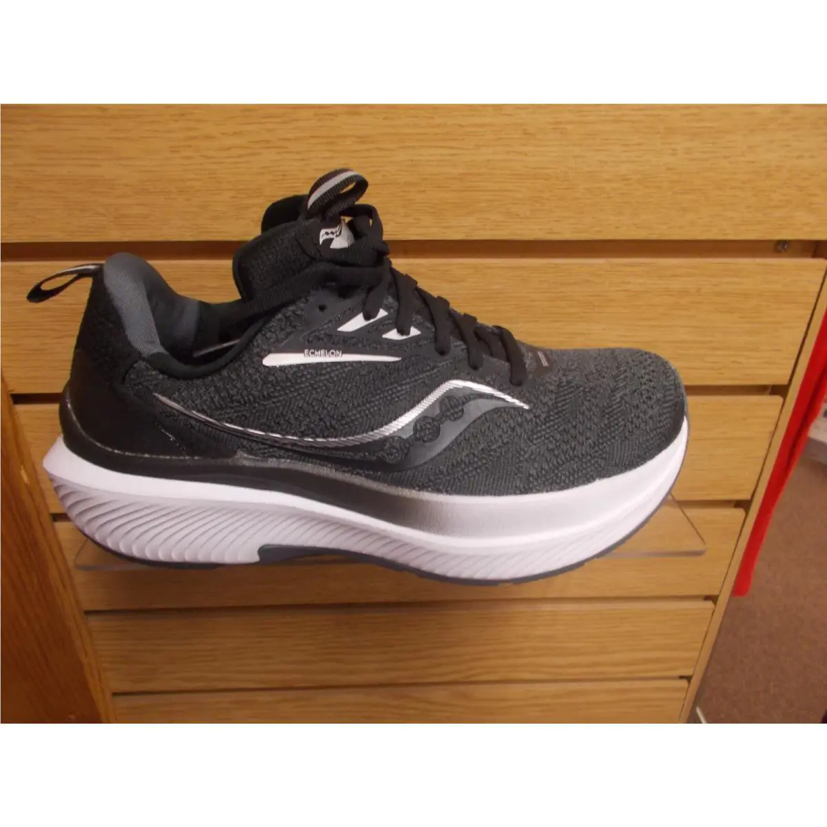 Sauconywomen`s Echelon 9 Running / Walking Black Extra Wide 2E Width Size 8