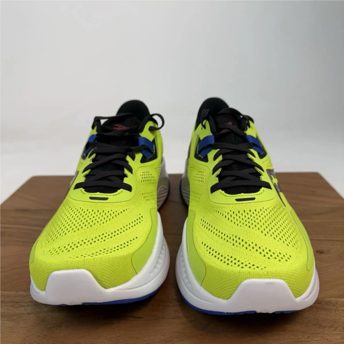 Saucony shoes - Guide 15 - Guide - Green 1