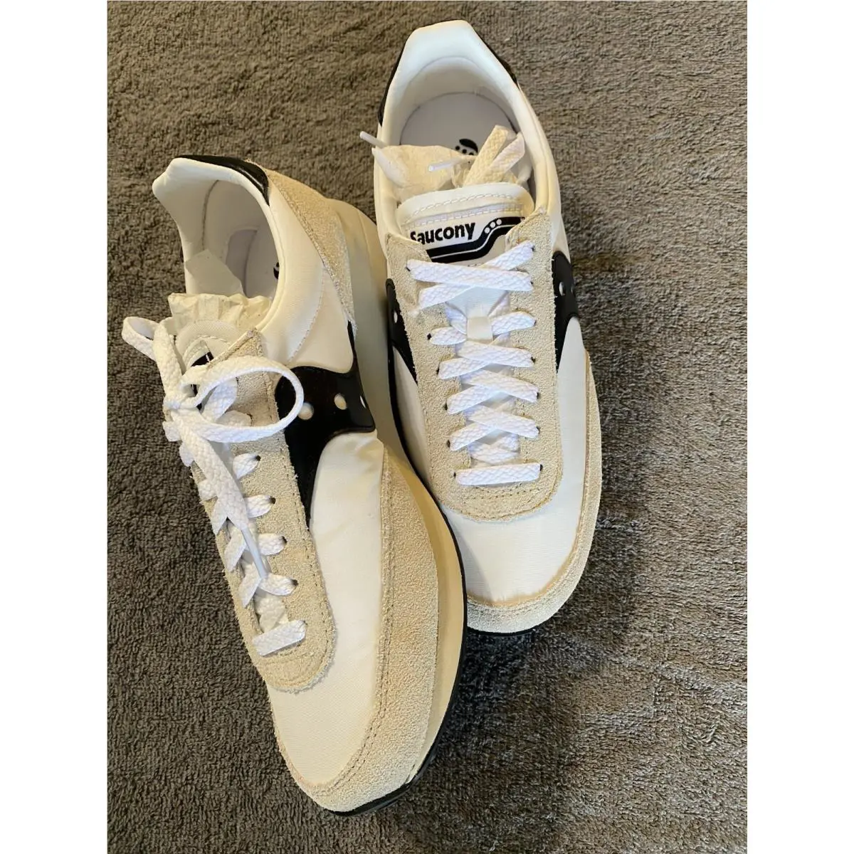 Size 7.5 Men’s 9 Women’s Saucony