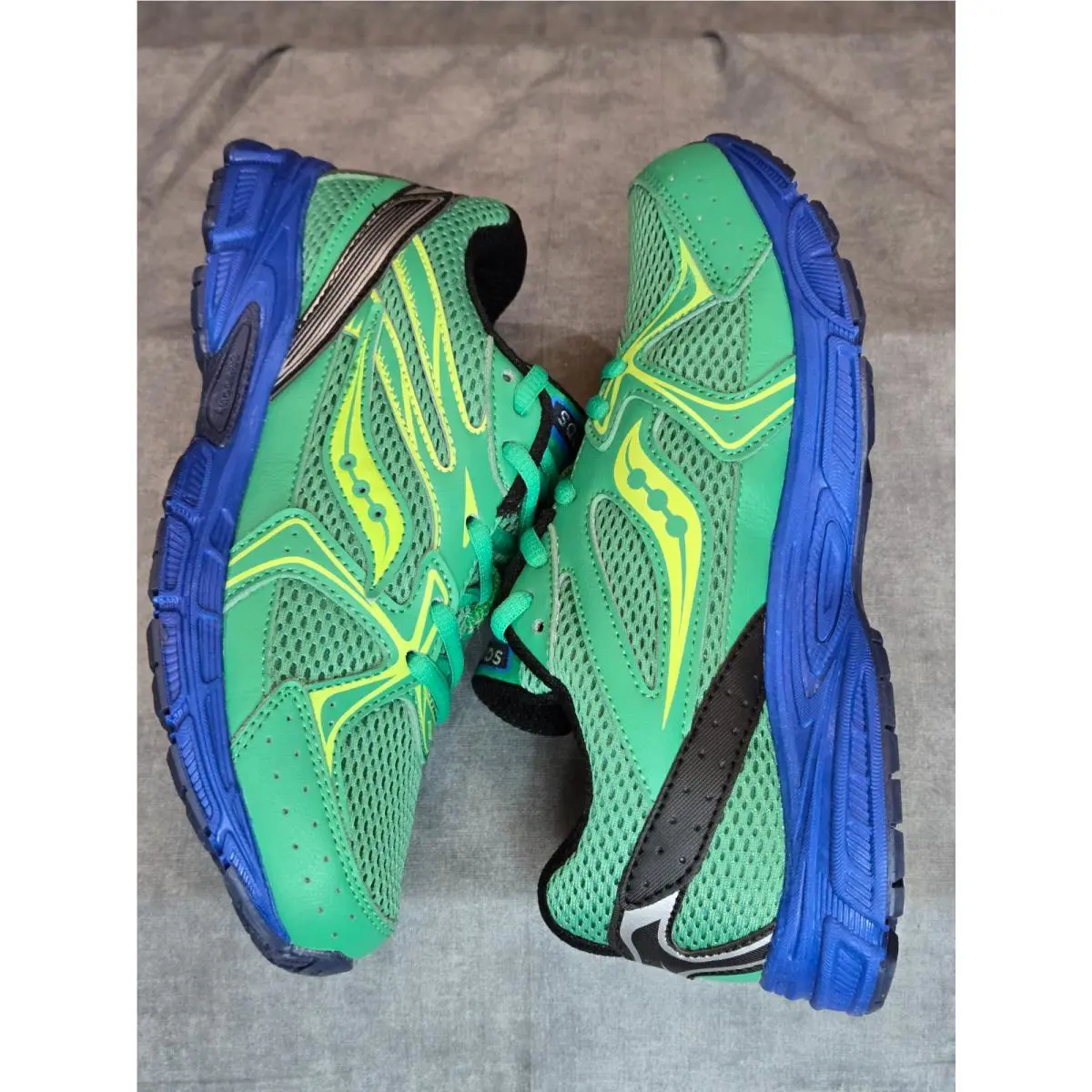 Saucony shoes - Green 2