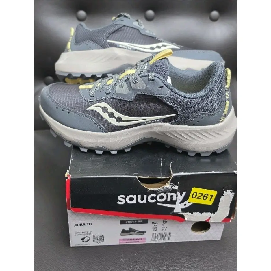 Saucony shoes (UPC: 195019419391) 0