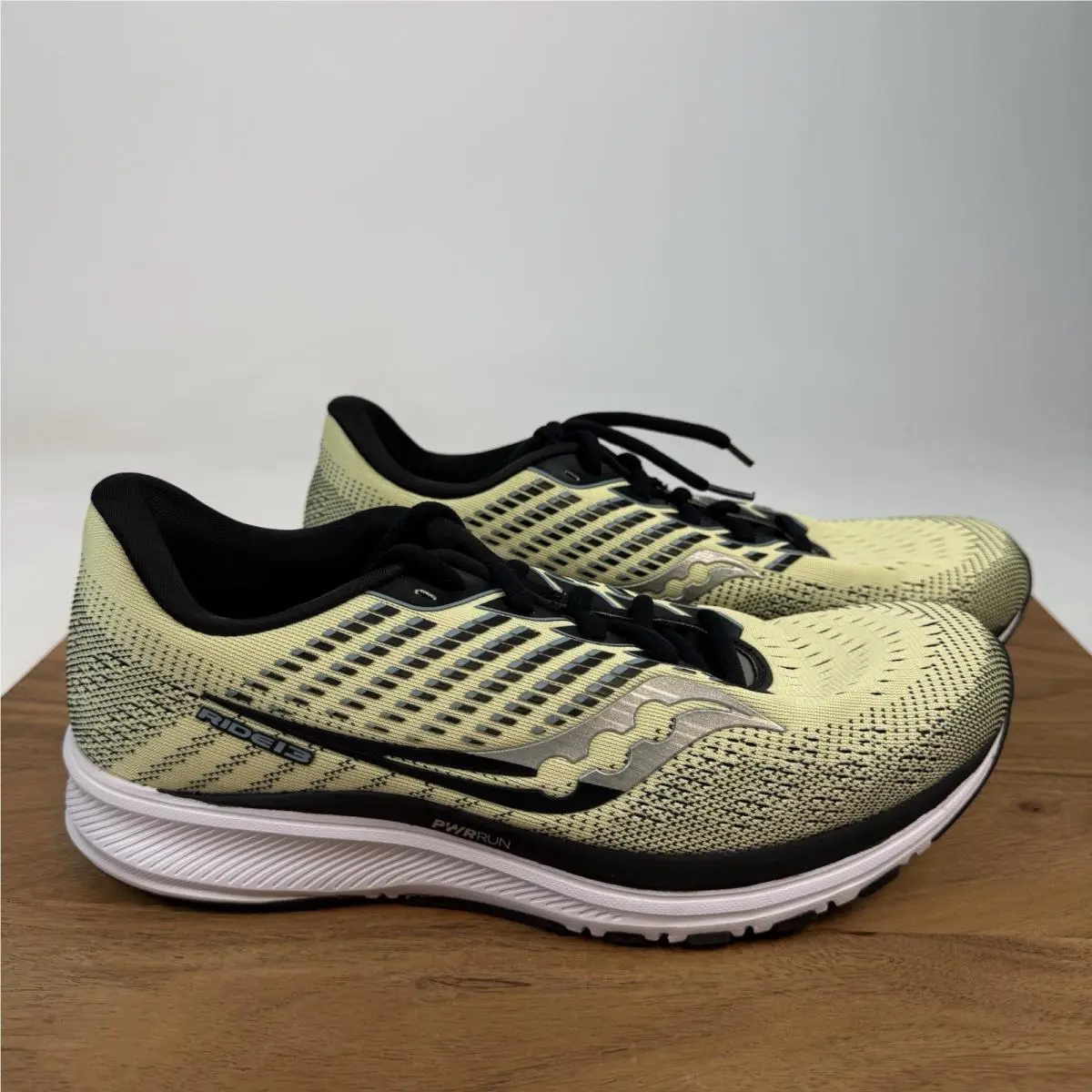 Mens Saucony Ride 13 Ivory Athletic Running Sneakers Shoes Size 8 M