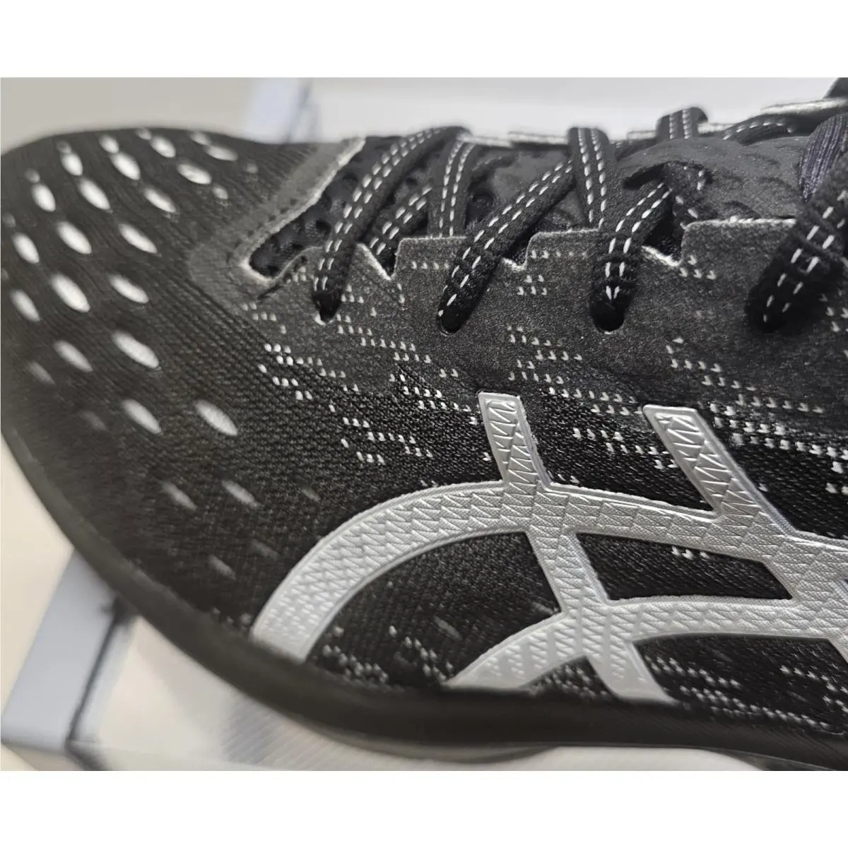 Asics shoes - ASICS Novablast - Novablast - 1011B192-001 - Black/Pure Silver 12