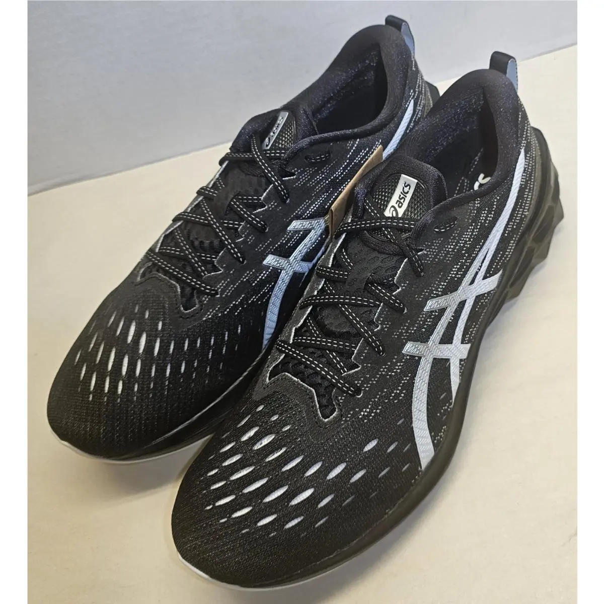 Asics shoes - ASICS Novablast - Novablast - 1011B192-001 - Black/Pure Silver 4