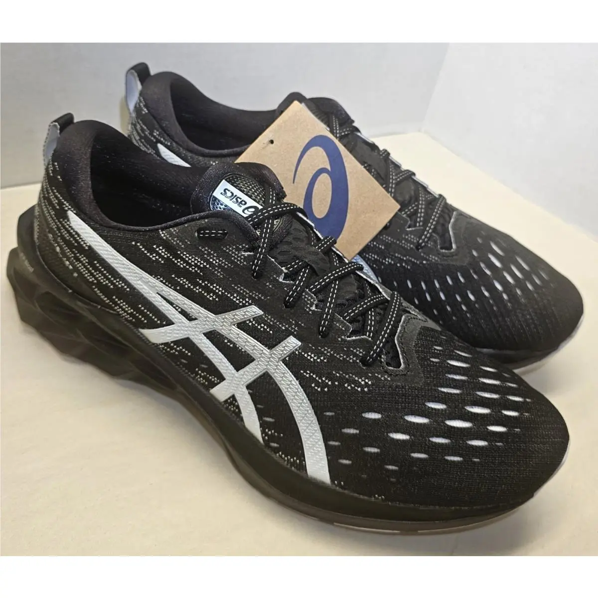 Asics shoes - ASICS Novablast - Novablast - 1011B192-001 - Black/Pure Silver 5