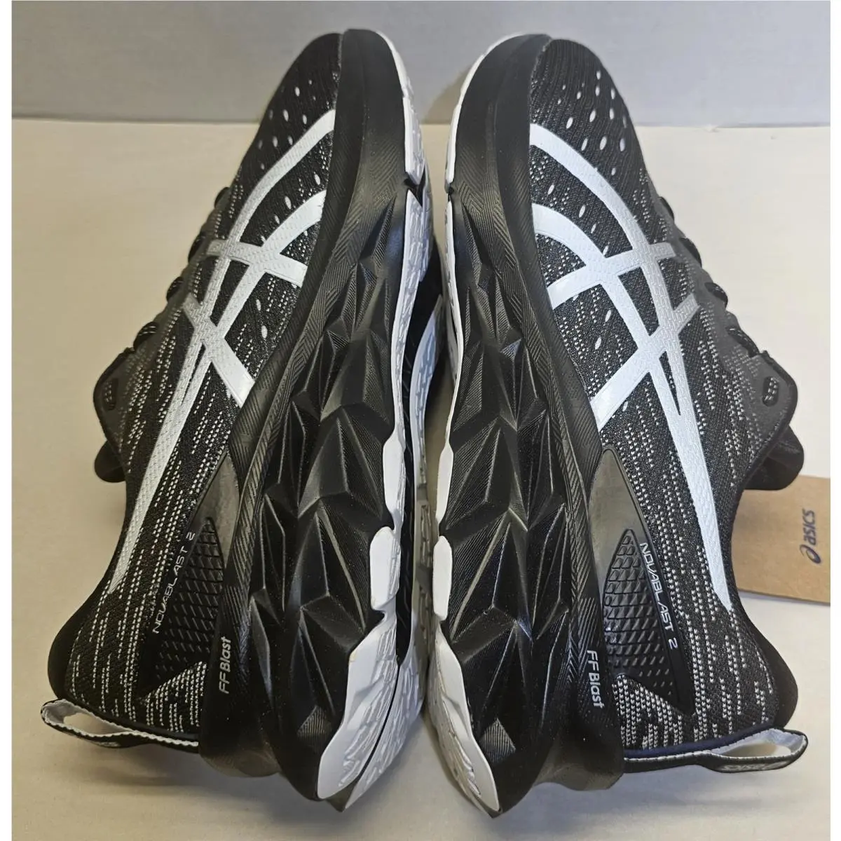 Asics shoes - ASICS Novablast - Novablast - 1011B192-001 - Black/Pure Silver 19