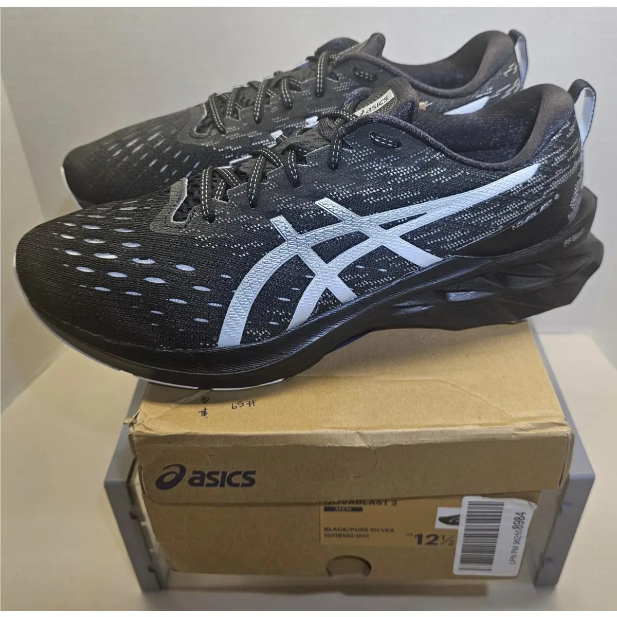 Asics shoes - ASICS Novablast - Novablast - 1011B192-001 - Black/Pure Silver 1