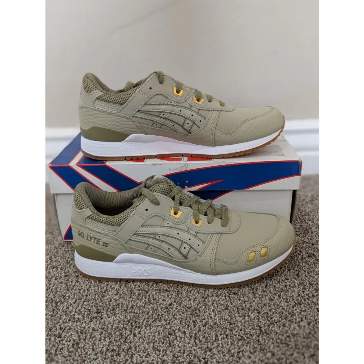 Size 9 Men`s Asics Gel-lyte Iii Khaki Tan Lace Up Athletic Shoes 1191A201-300