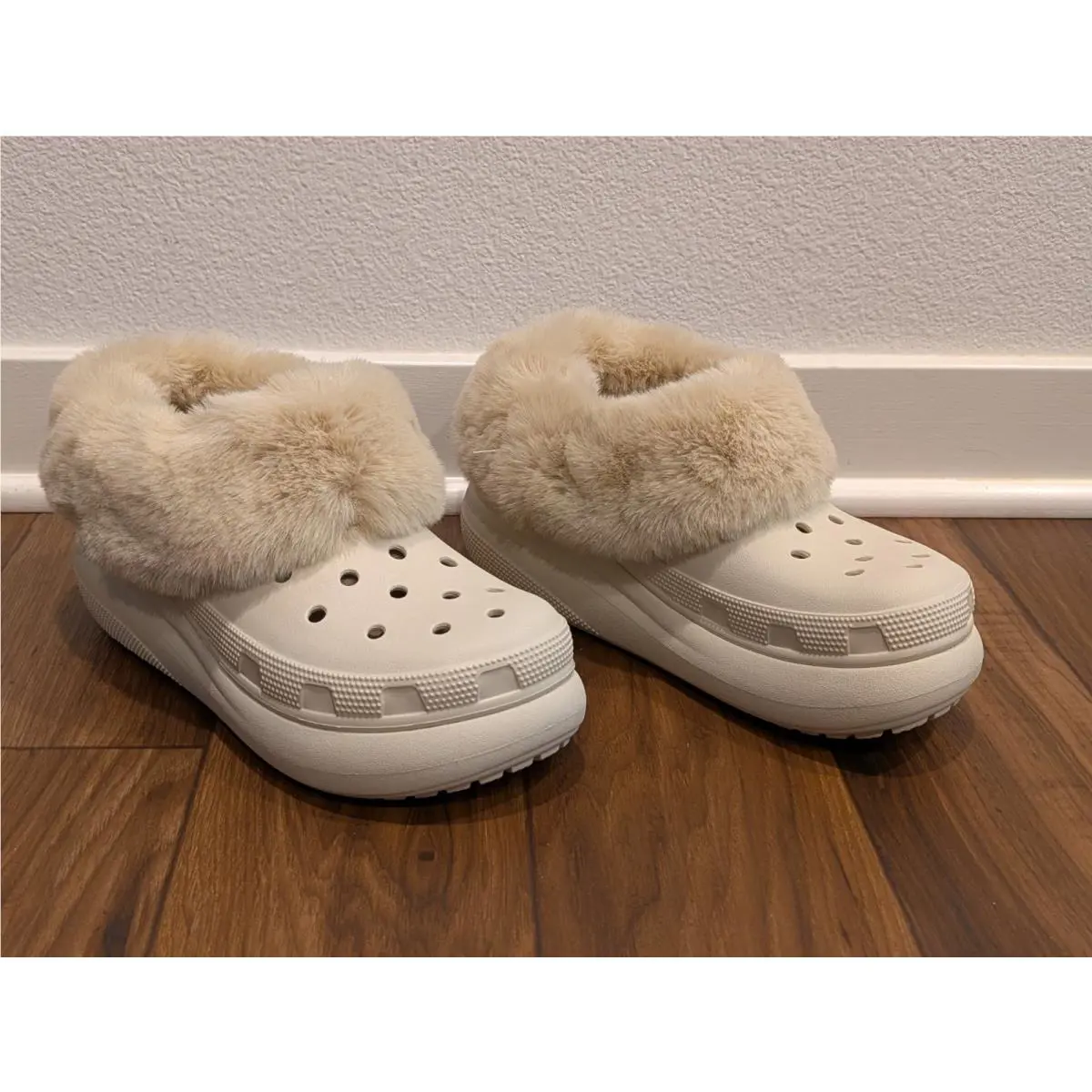 Crocs Furever Crush Bone Fur Platform Clogs M6/W8 208446-2Y2