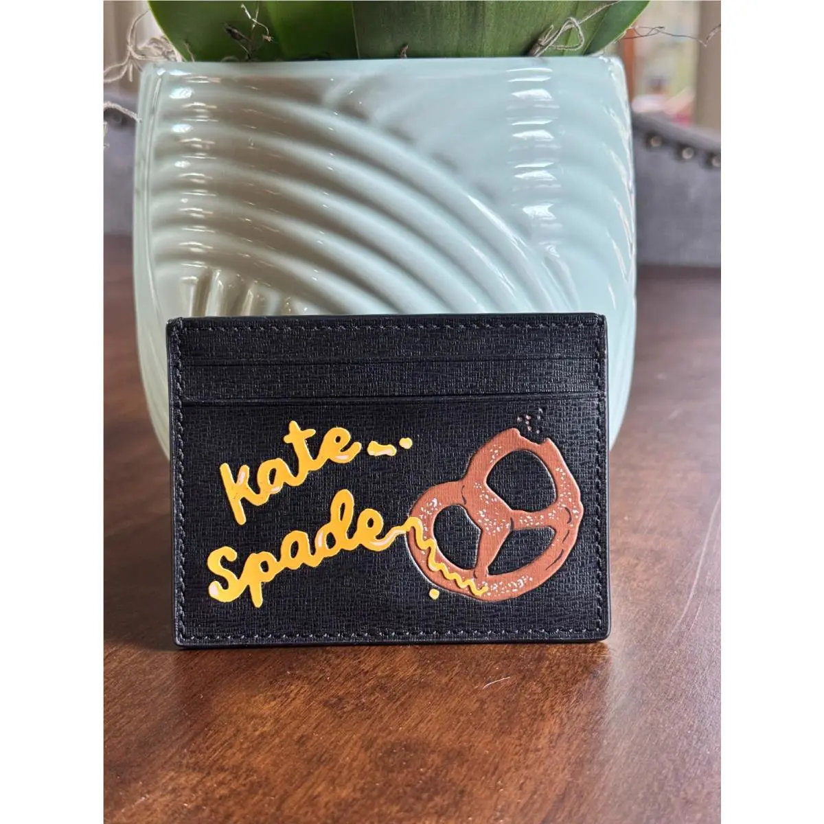 New Kate Spade Nyc Big Apple Small Slim Card Holder Pretzel Black KJ060