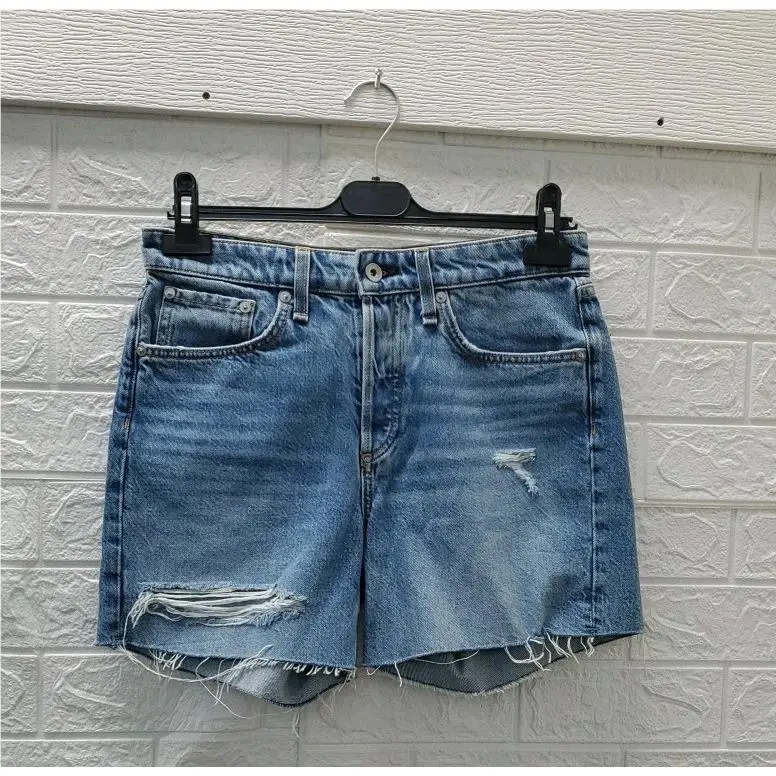 Rag Bone Relaxed Fit Distressed Cut-off Button Fly Blue Jean Shorts Sz 25