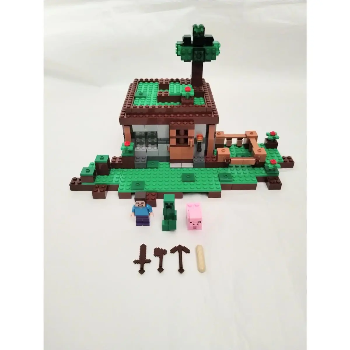 Lego Minecraft The First Night 21115 Complete