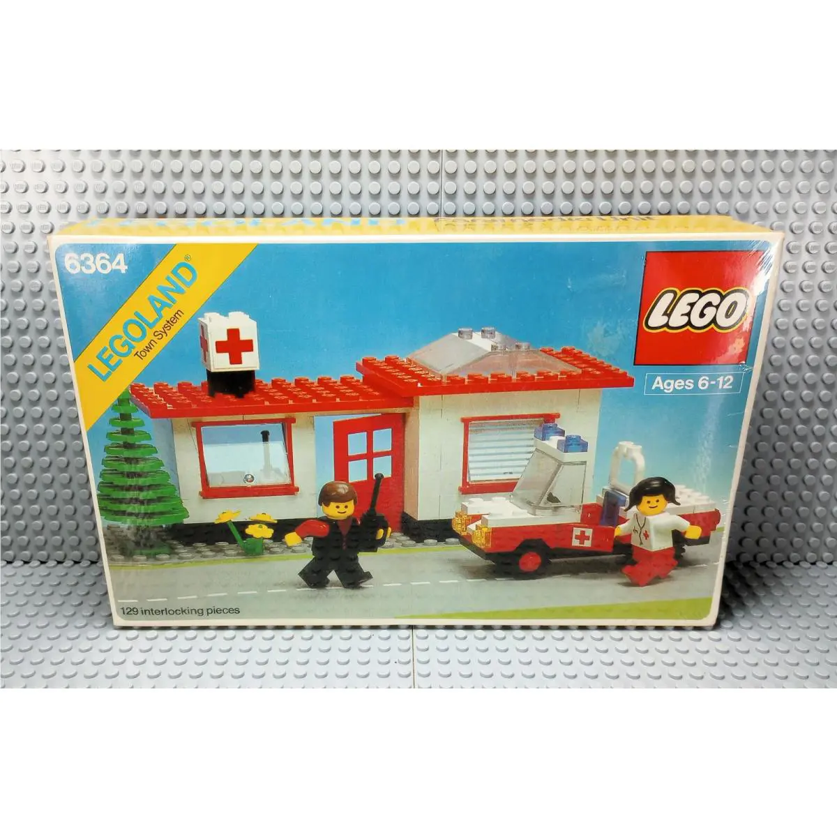 Lego - 6364 Paramedic Unit - Retired / 1980 - Box - Ships Fast
