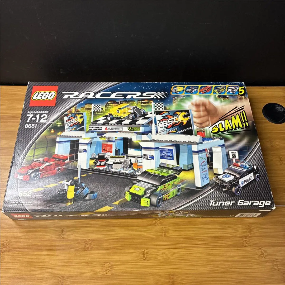 Lego Racers Set 8681 Tuner Garage Brick Street Customs 2006