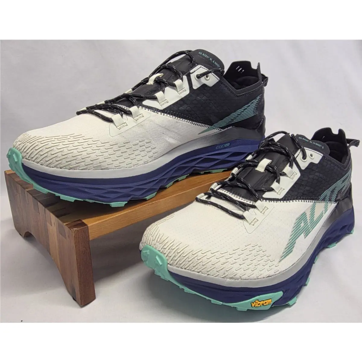 Altra shoes - Altra Mont Blanc - Mont Blanc - AL0A547K043-120 - Black / Green (UPC: 196010605776) 1