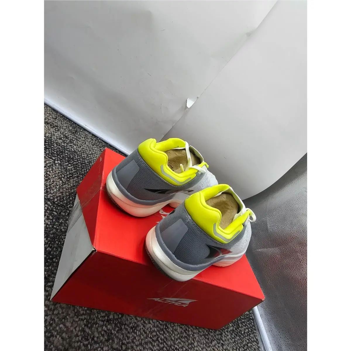 Altra shoes - Altra Vanish Tempo - Vanish Tempo - AL0A7R7F270-100 - Gray/Yellow (UPC: 196249290774) 2