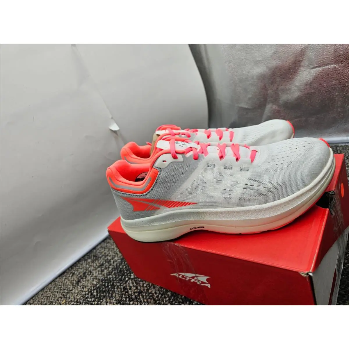 Altra shoes - Altra Vanish Tempo - Vanish Tempo - White/Coral (UPC: 196249290569) 1