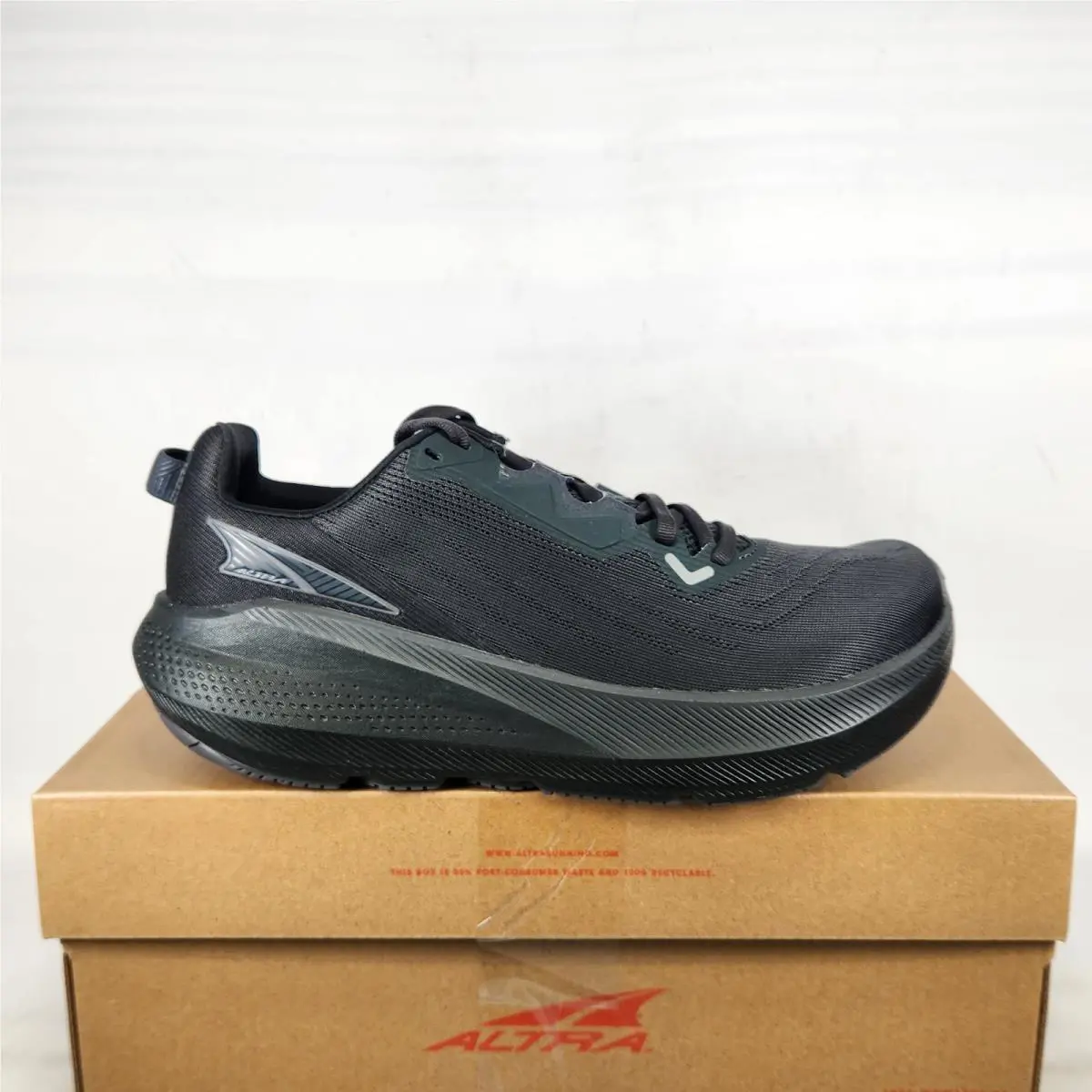 9.5 Women - Altra Fwd Via Road Running - All Black / Black