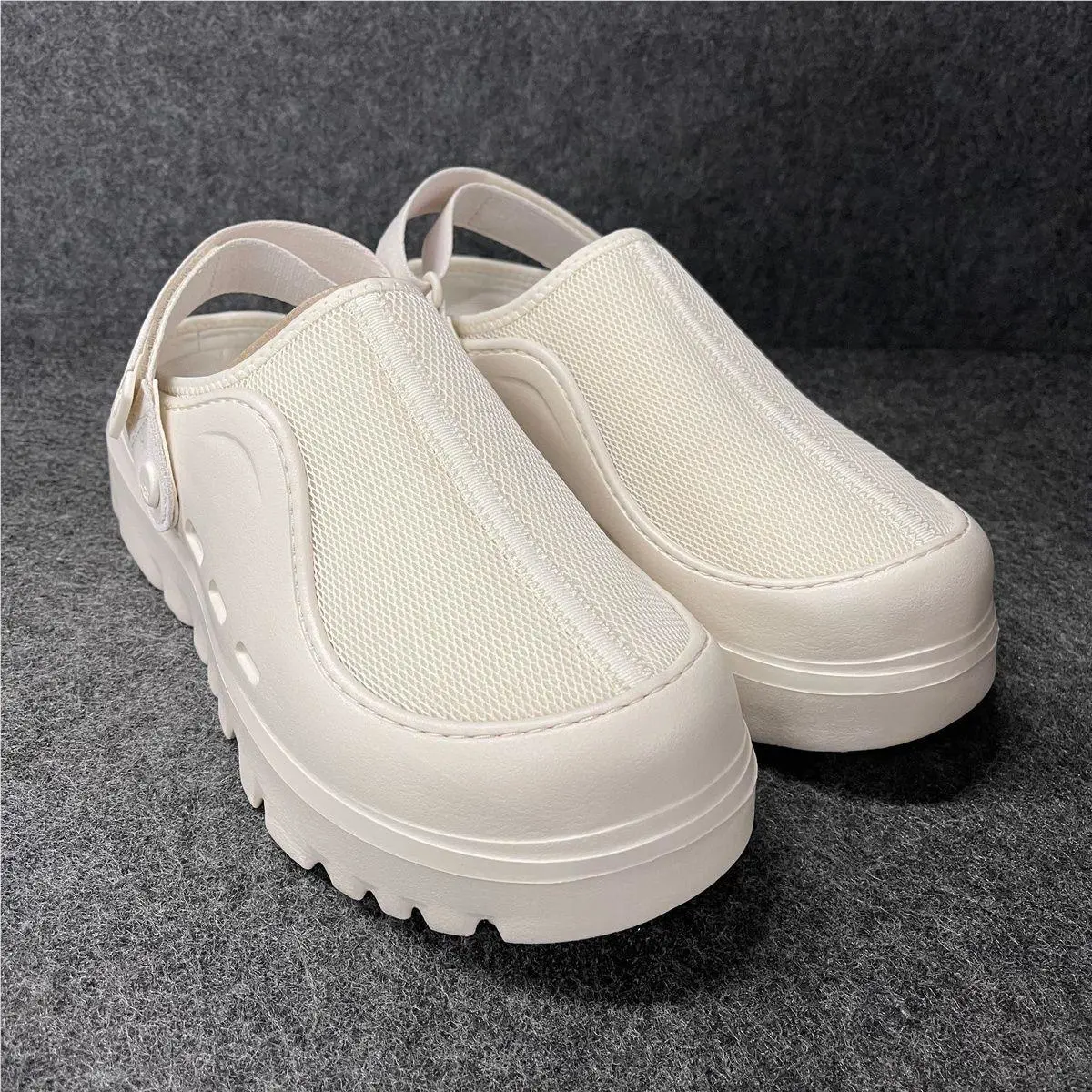 Ugg Peakmod Clog Men`s Size US 11 Jasmine