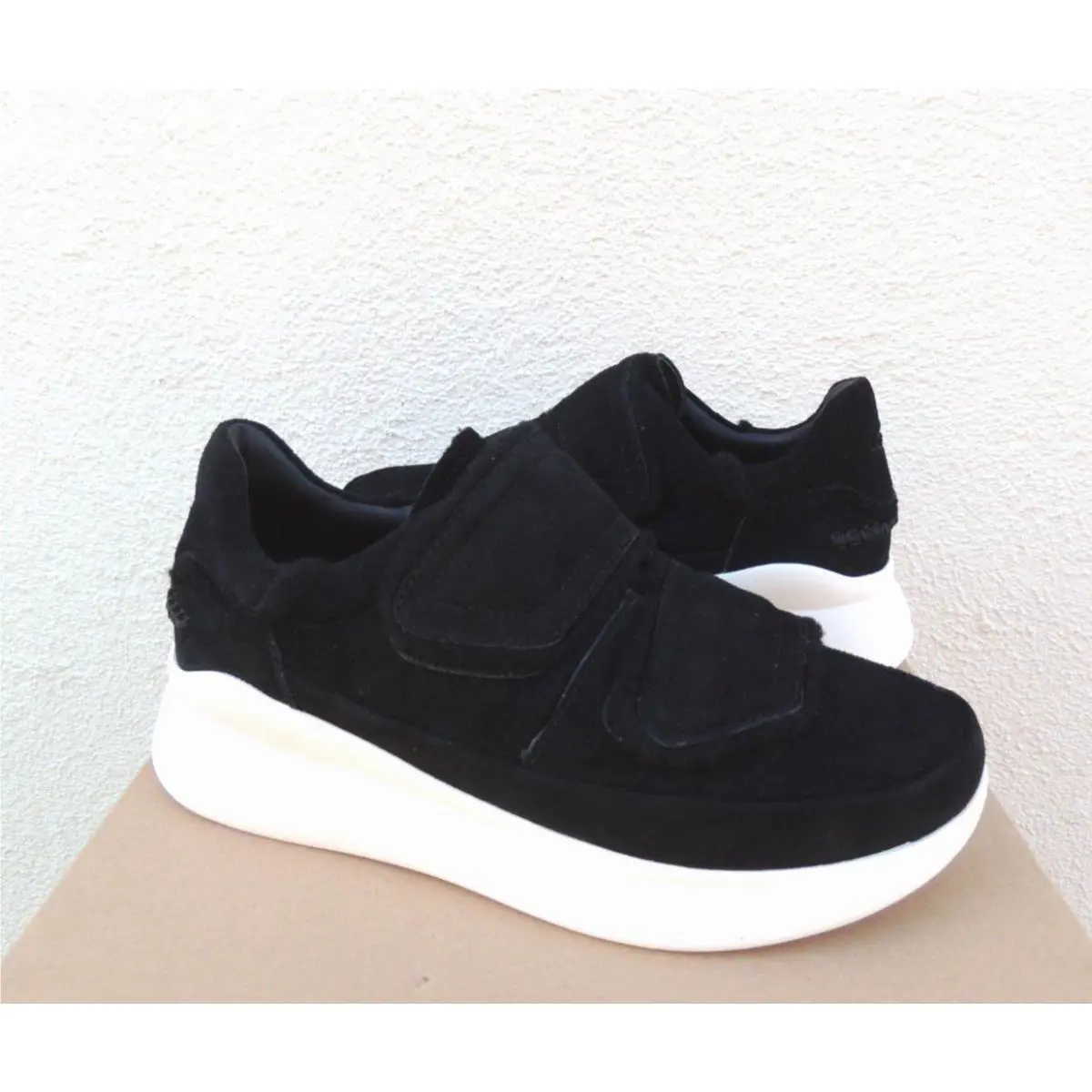 Ugg Ashby Spill Seam Black Suede Comfort Sneakers Women US 9.5/ Eur 40.5