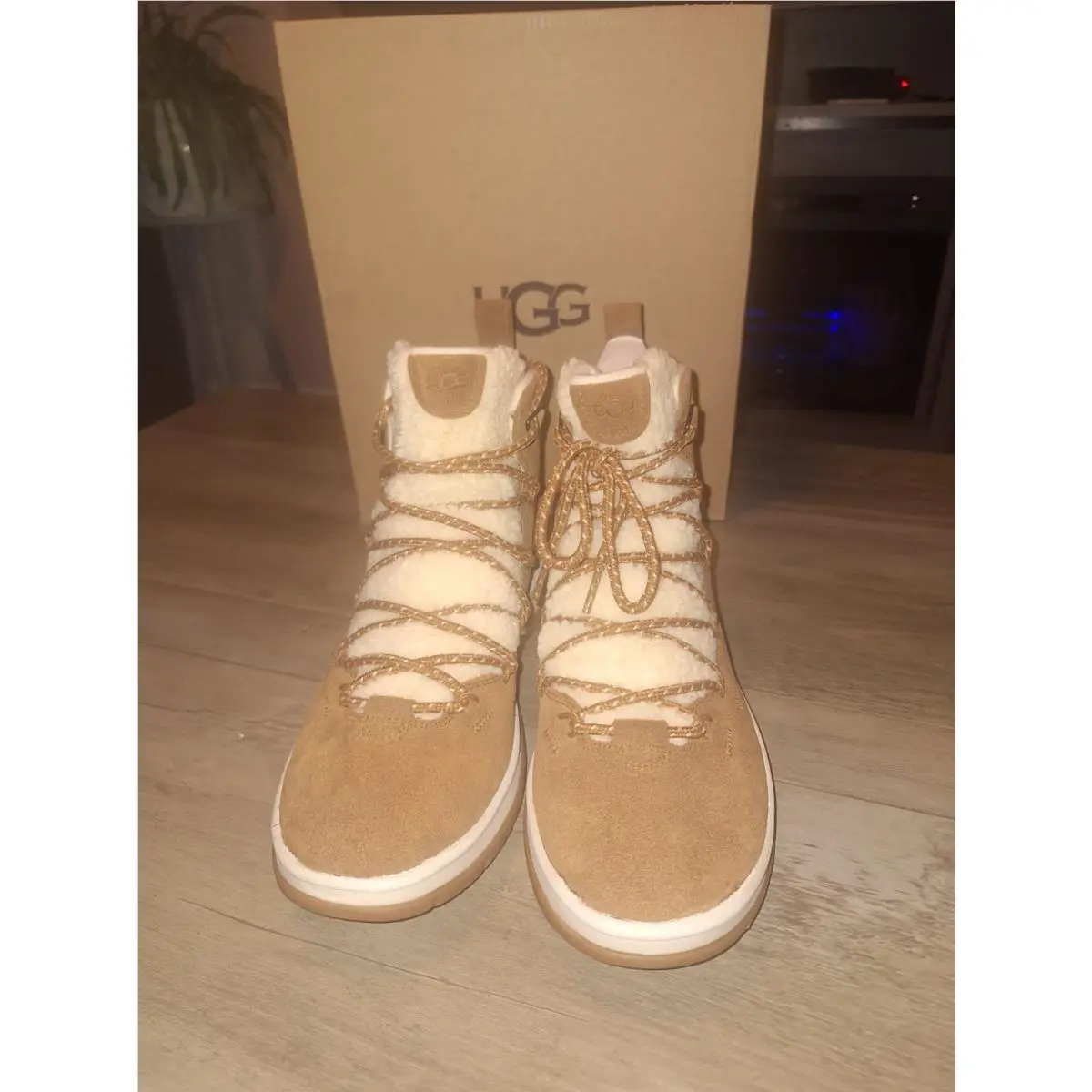 Ugg Women`s Lakesider Heritage Chestnut Suede Sneaker Waterproof Boots 12