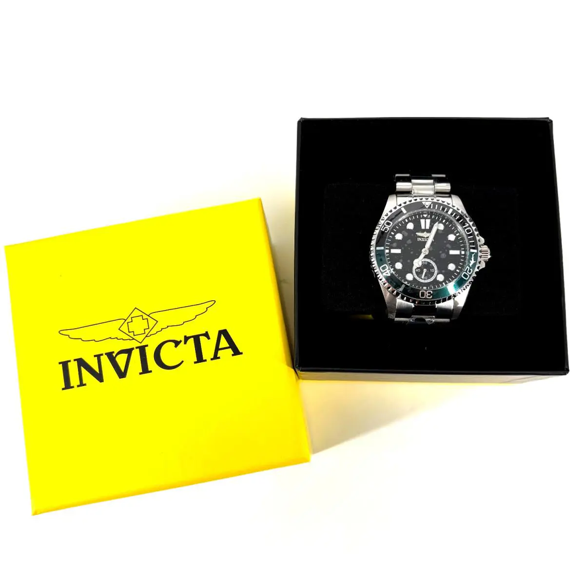 Invicta Pro Diver Quartz Black Dial Batman Bezel Men`s Watch 49437