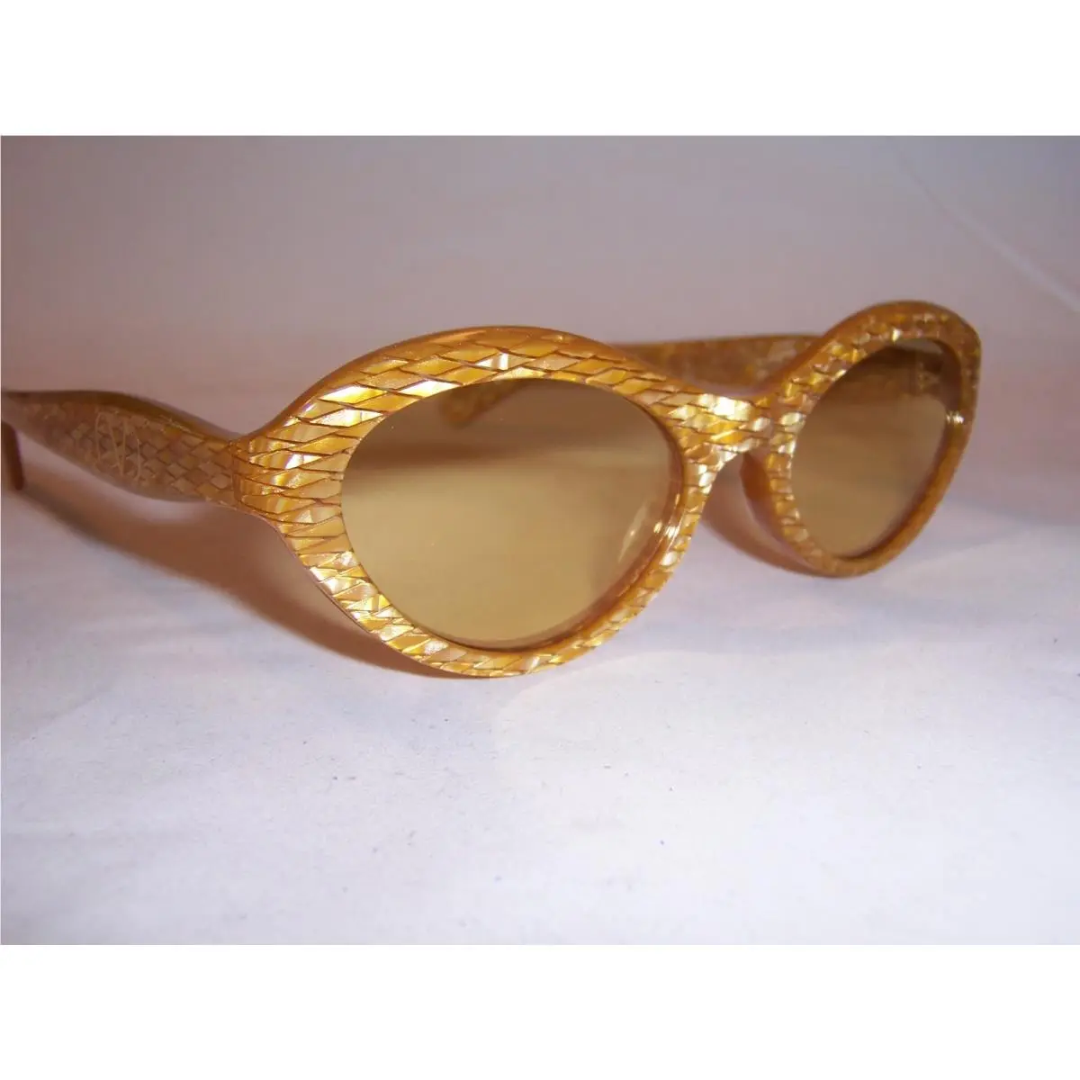 Valentino Sunglasses VG 0008S 003 Gold/yellow 52MM