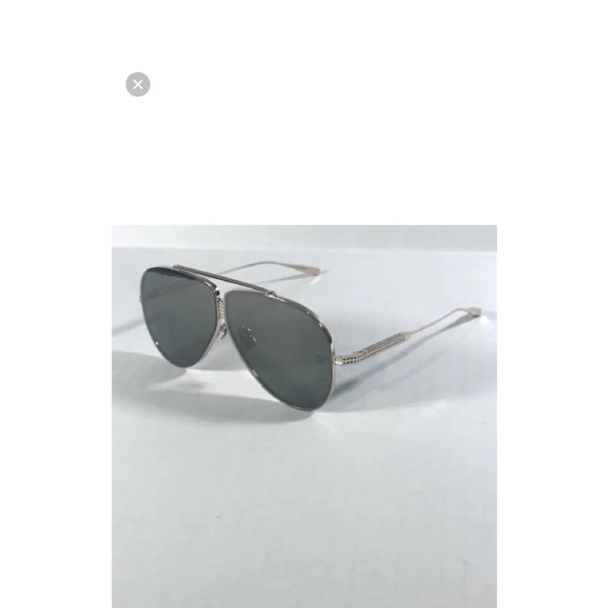 Valentino Xvi Vls 100B 64 Gld Sunglasses. New