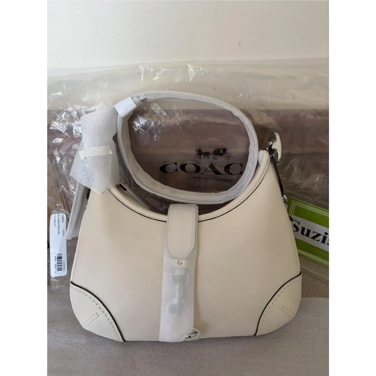 Coach Originals Hamptons Hobo Bag Smooth Leather Chalk CW642