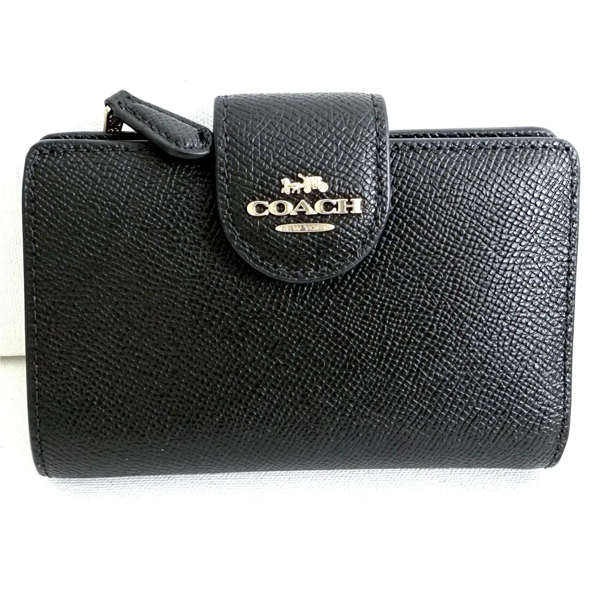 Coach Medium Corner Zip Wallet Leather 6390 Black Golden Hardware