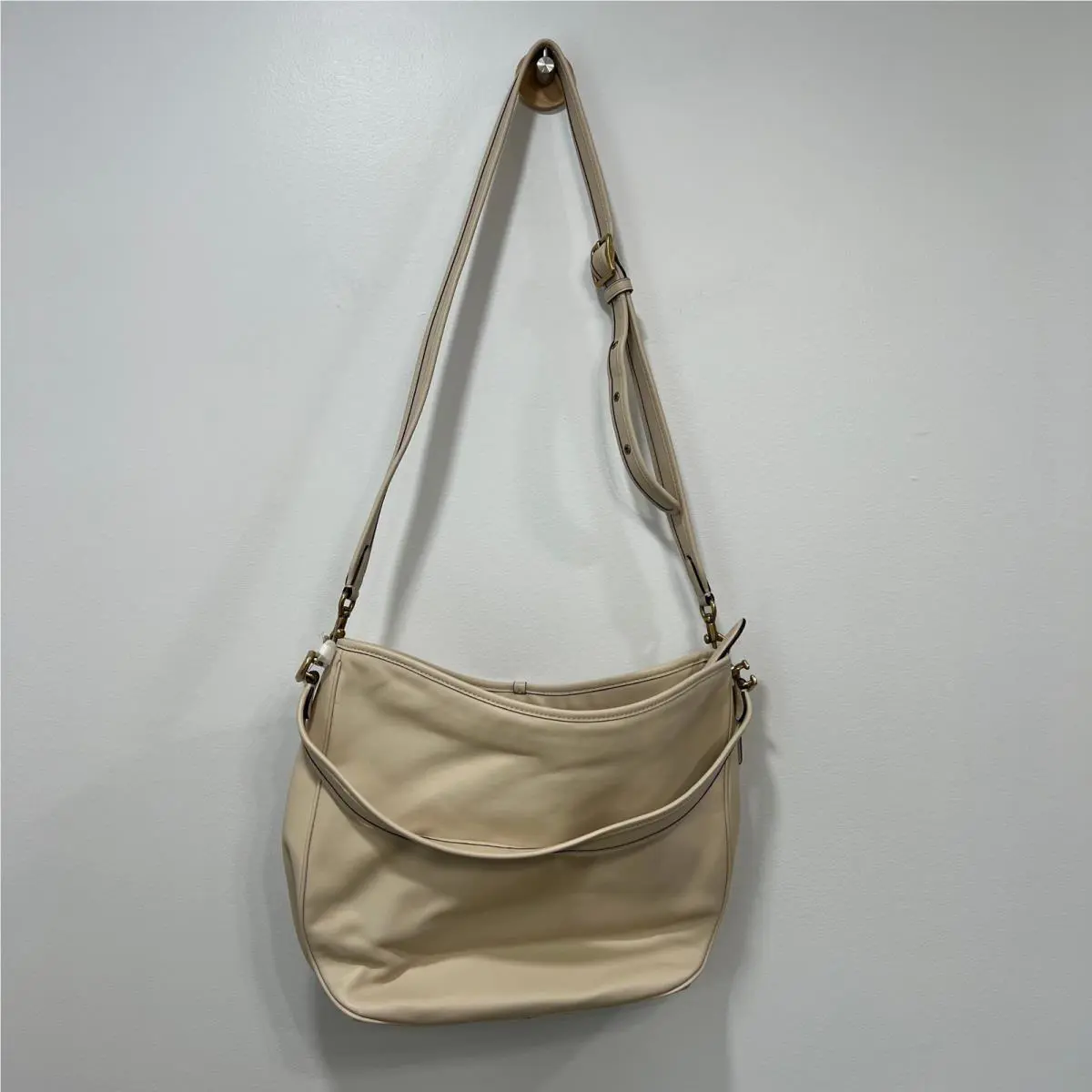 Coach Purse Ivory Leather Soft Tabby Hobo Crossbody Bag Shoulder Design