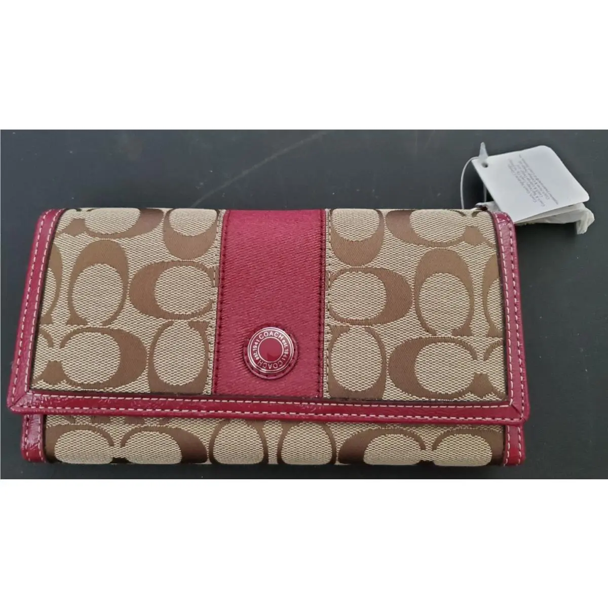 Coach Signature Checkbook Wallet F47852: Color Khaki/cranberry