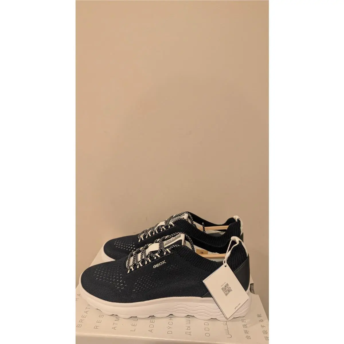 Geox Women`s Spherica Sneaker Size 10