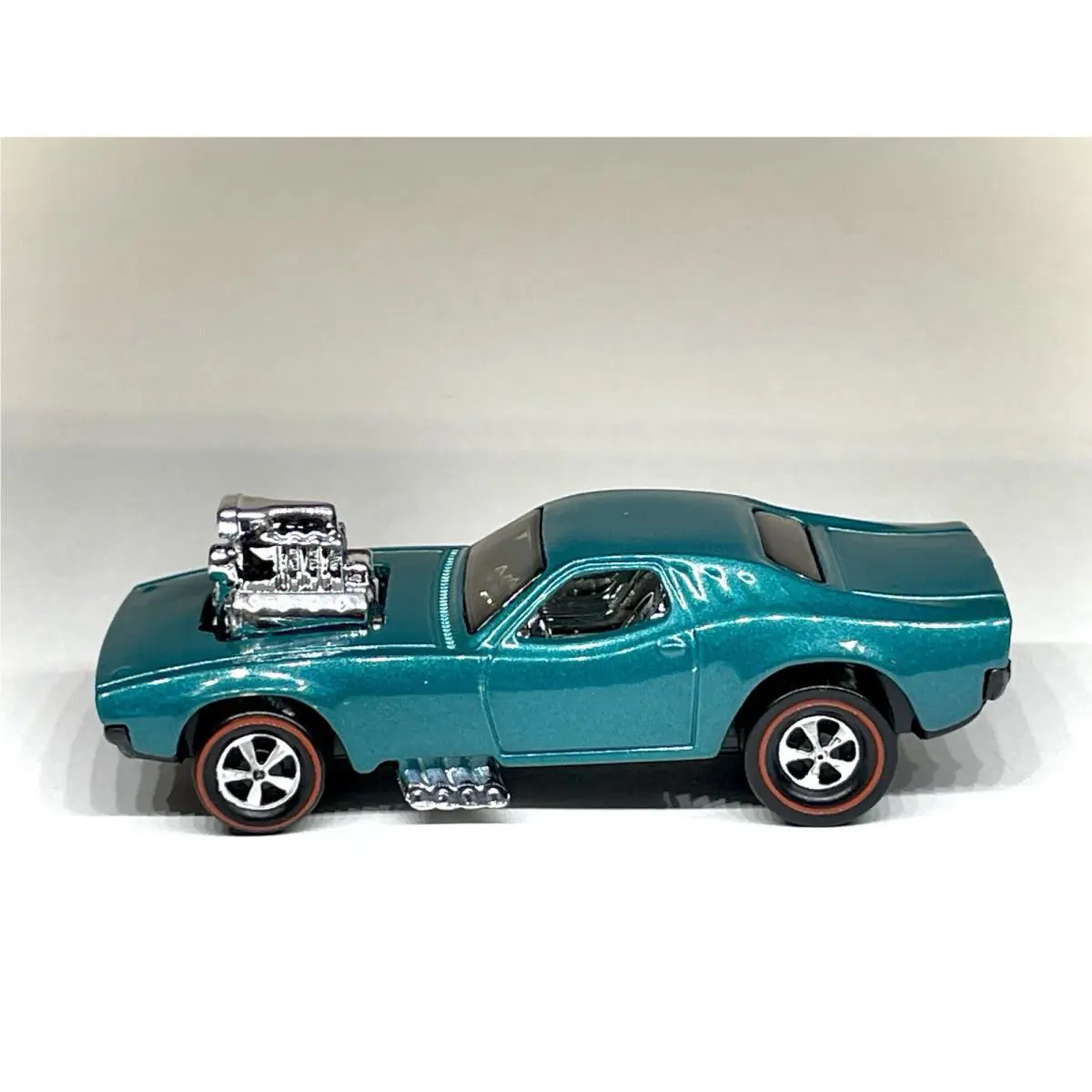 Hot Wheels Diecast Custom Made Rodger Dodger ‘70 Redline Aqua Marine Blue