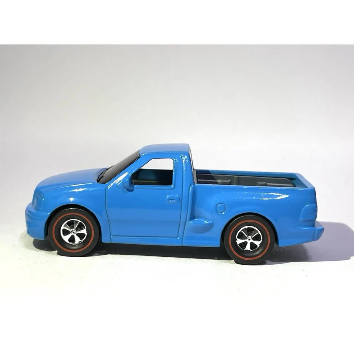 Hot Wheels ‘99 Ford F-150 Svt Lightning Custom Made Baby Blue Redline