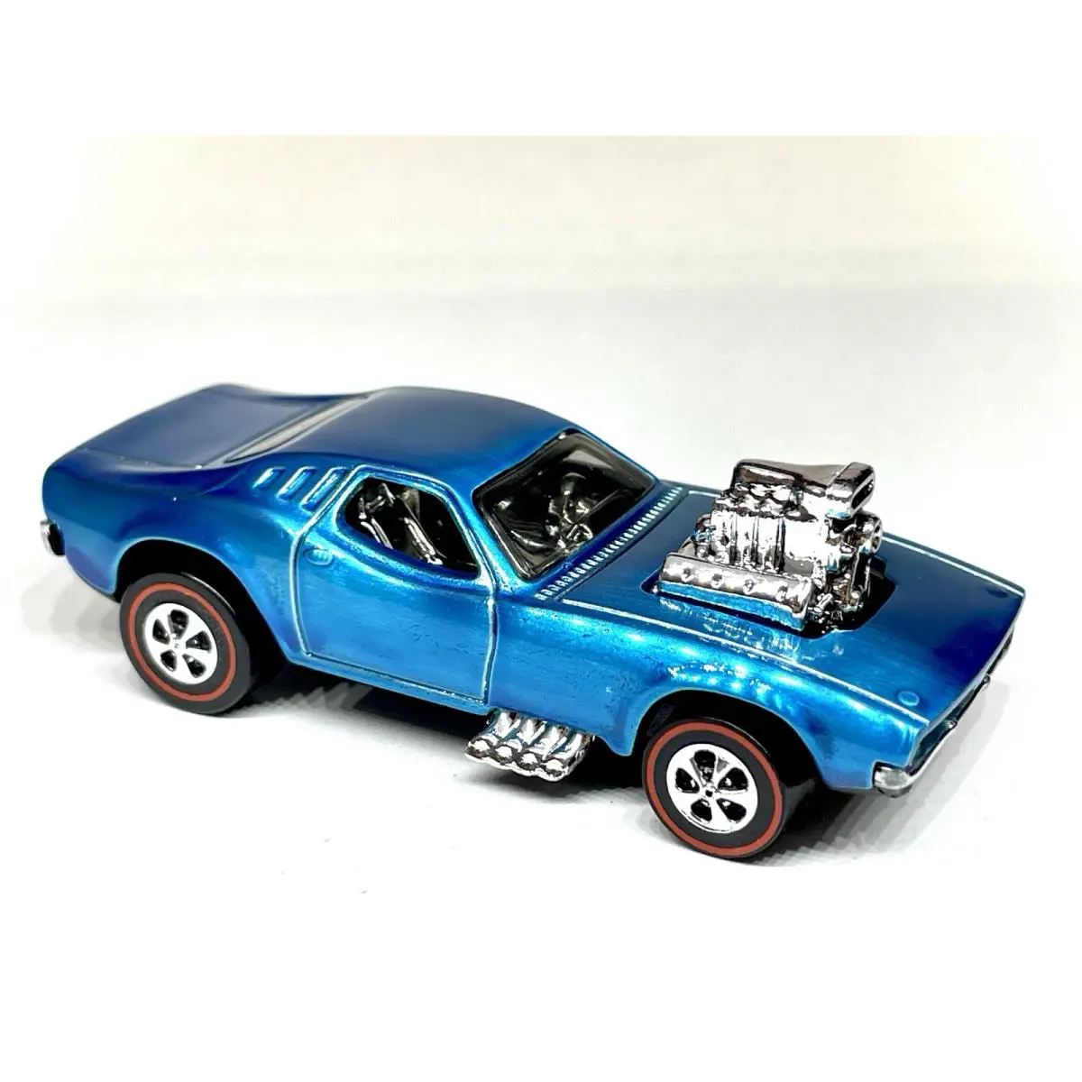 Hot Wheels Diecast Custom Made Rodger Dodger ‘70 Spectraflame Blue Redline