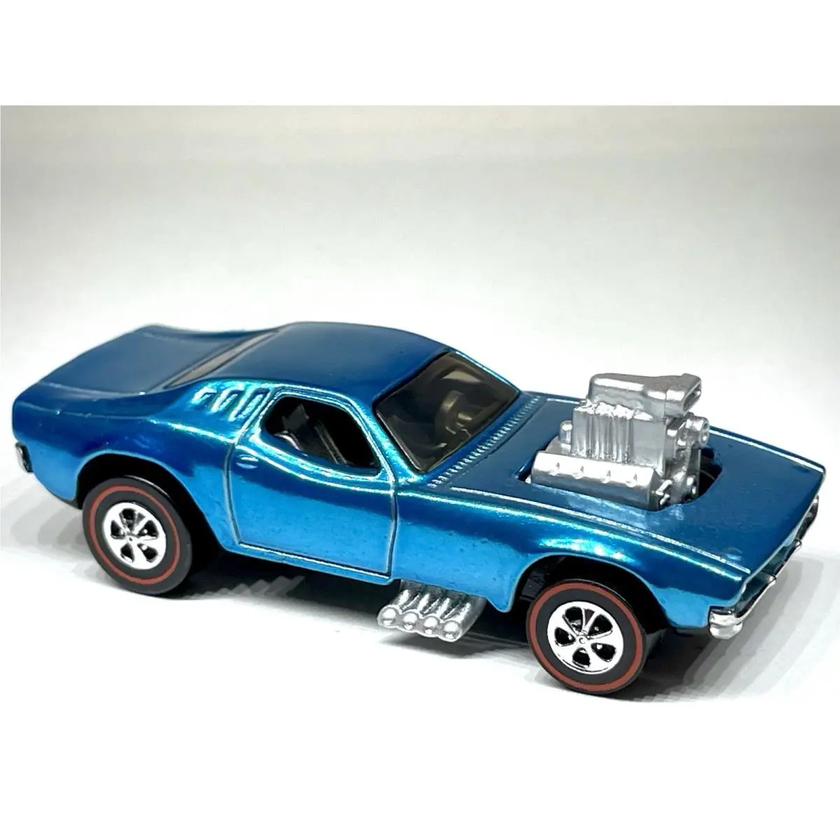 Hot Wheels Diecast Custom Made Rodger Dodger ‘70 Spectraflame Blue Redline