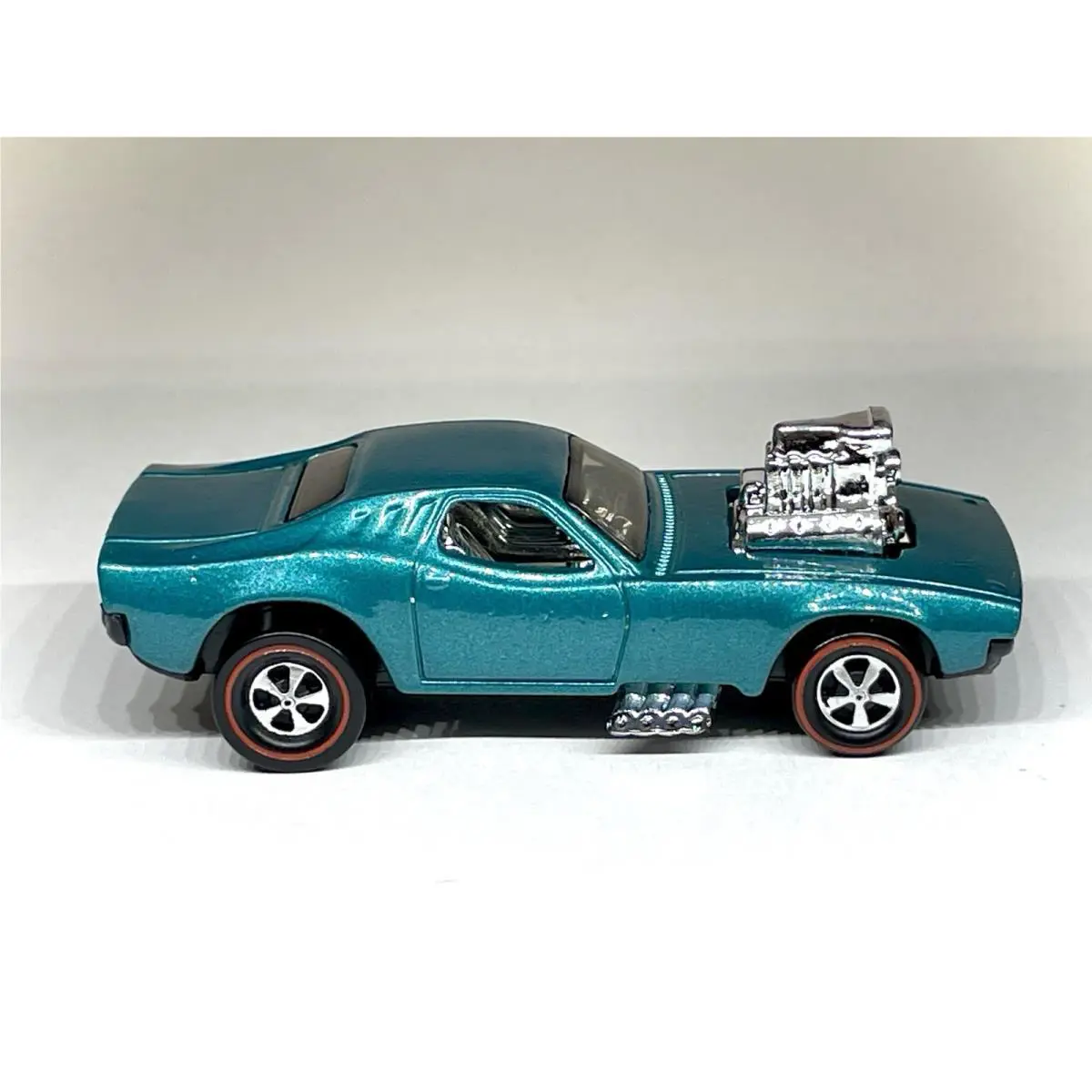 Hot Wheels Diecast Custom Made Rodger Dodger ‘70 Redline Aqua Marine Blue