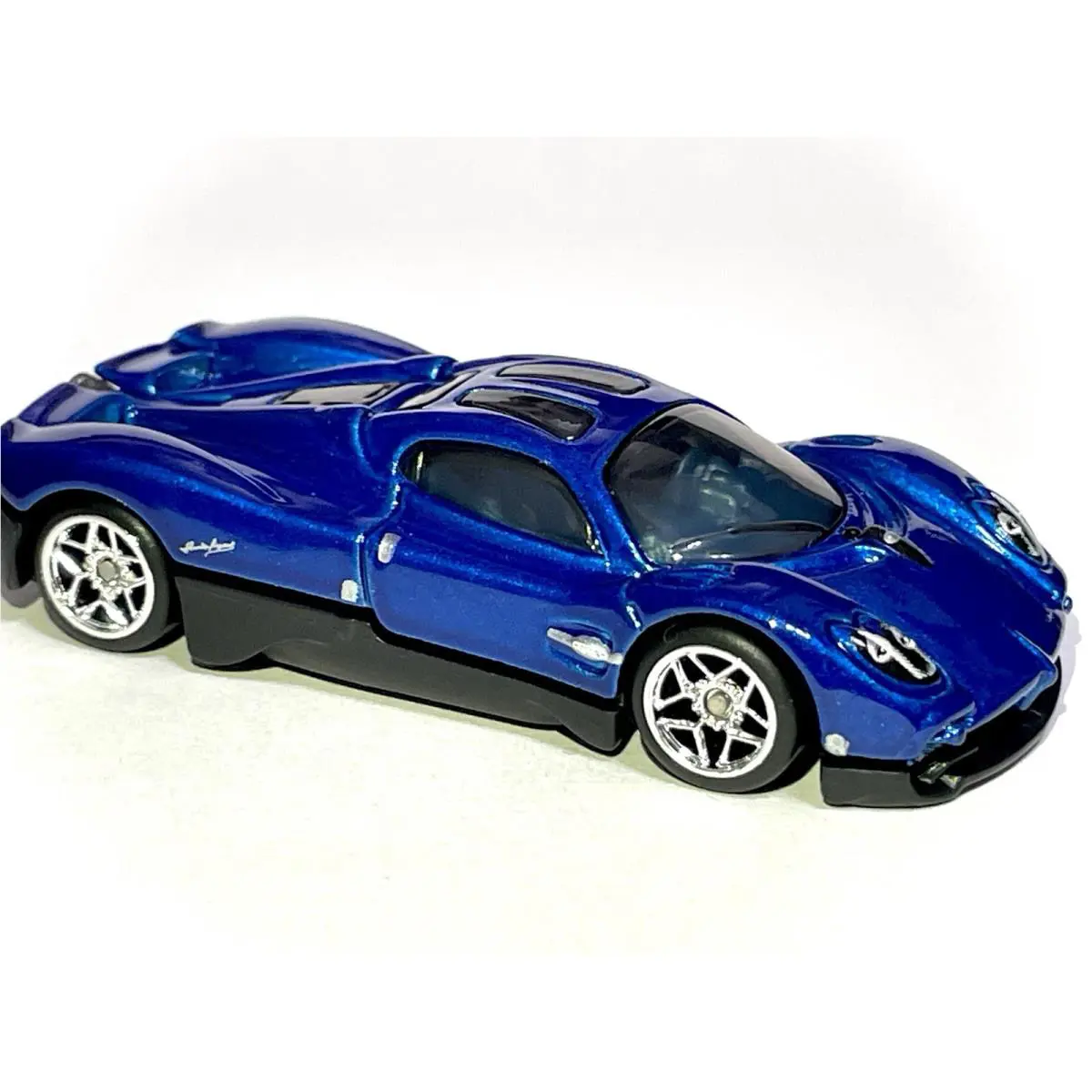 Hot Wheels Custom Made Metallic Blue Pagani Utopia Real Riders Rubber Wheels