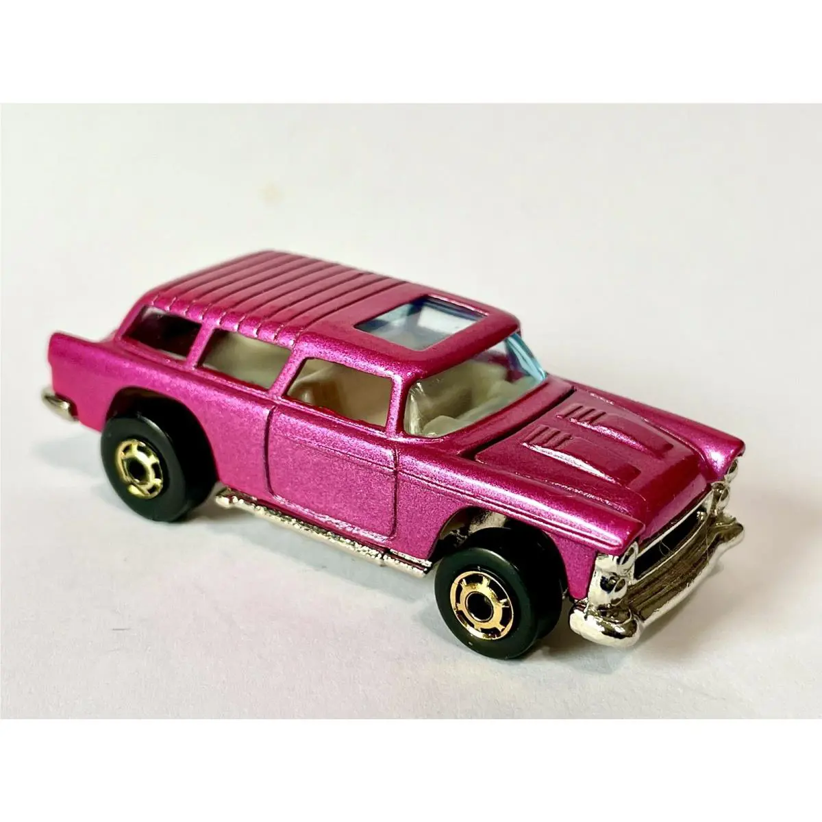 Hot Wheels Custom Made Gold Hot Ones 1994 Classic Nomad Hot Pink