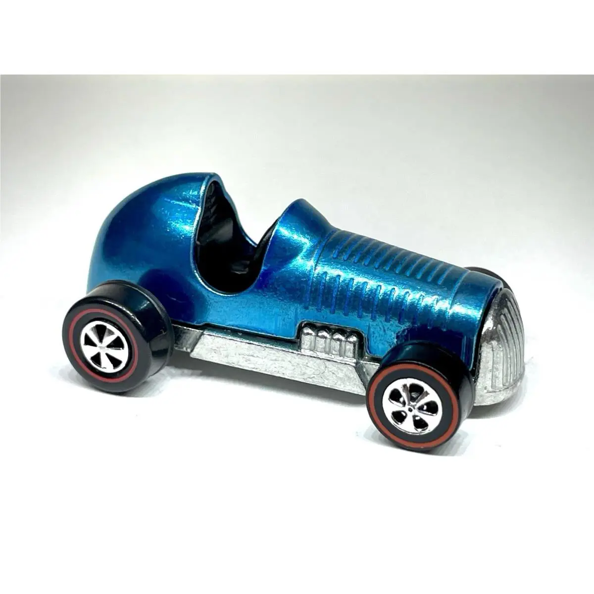Hot Wheels Pass `N GO Monopoly Custom Made Spectraflame Blue Redline